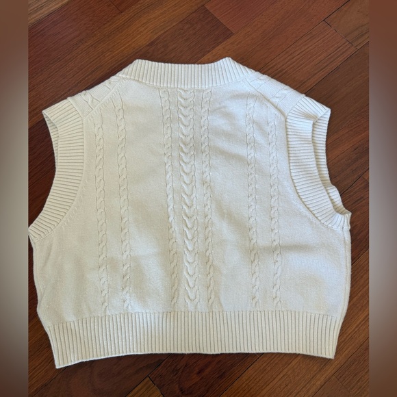Sunday Best Cable Vest - Picture 3 of 3